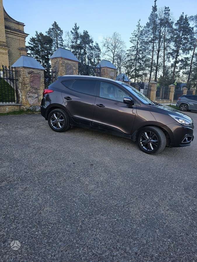 Hyundai ix35 2015 — engine 1995 cm³, 136 HP (100kW)