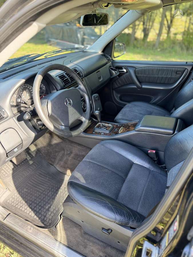 Mercedes-Benz ML270 2004 — photo 19
