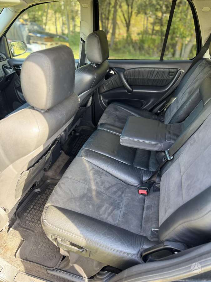 Mercedes-Benz ML270 2004 — photo 24