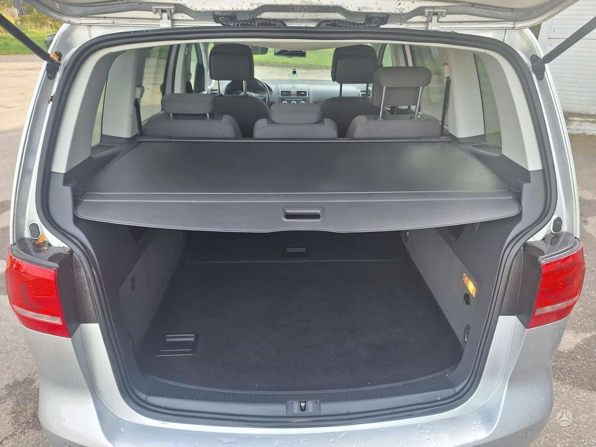 Volkswagen Touran 2013 — photo 12