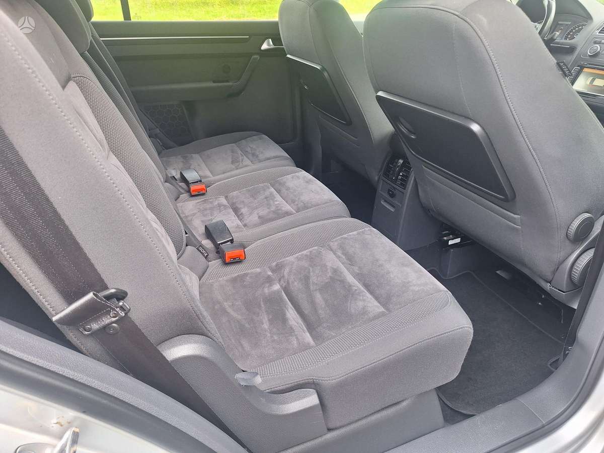 Volkswagen Touran 2013 — photo 13
