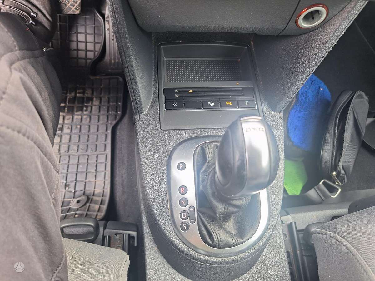 Volkswagen Touran 2013 — photo 19