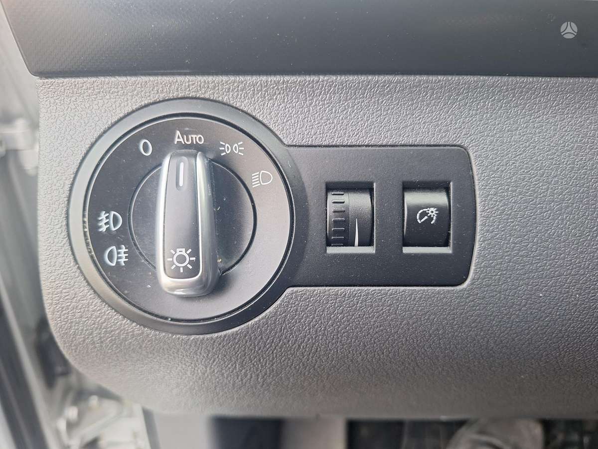 Volkswagen Touran 2013 — photo 23