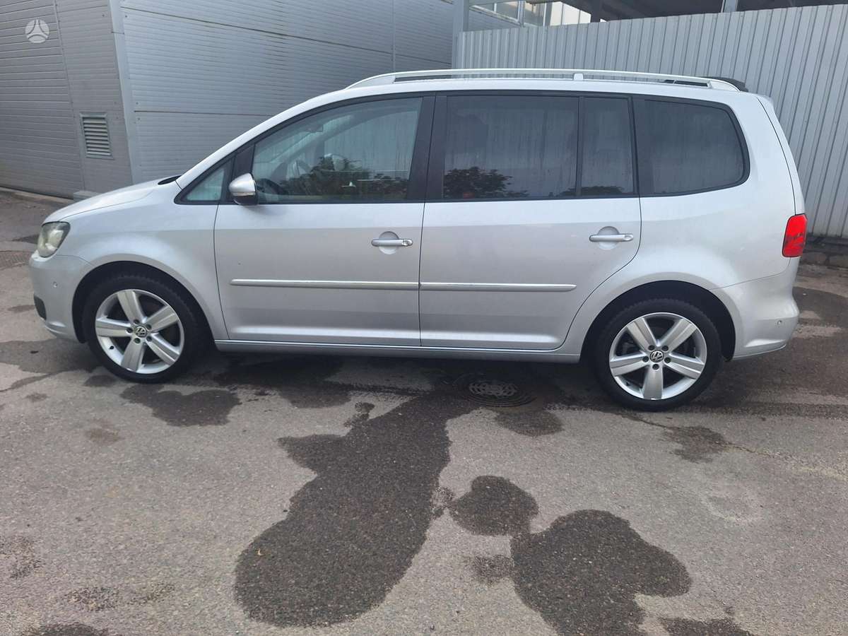 Volkswagen Touran 2013 — photo 9