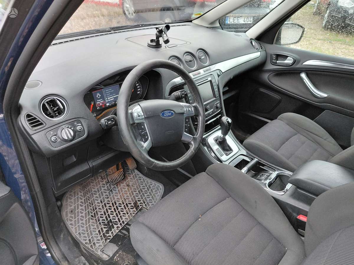 Ford Galaxy 2012 — photo 7