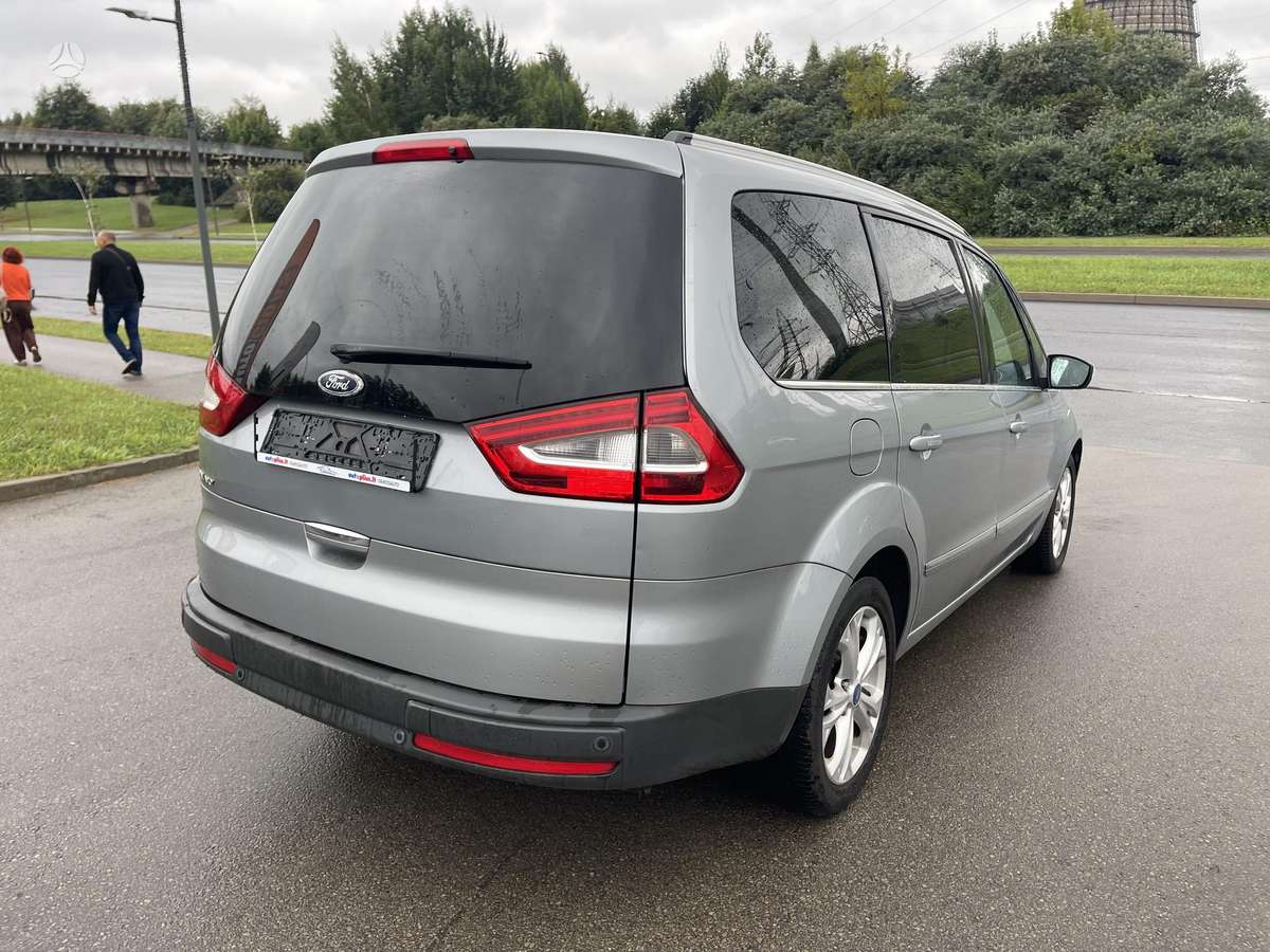 Ford Galaxy 2011 — photo 13