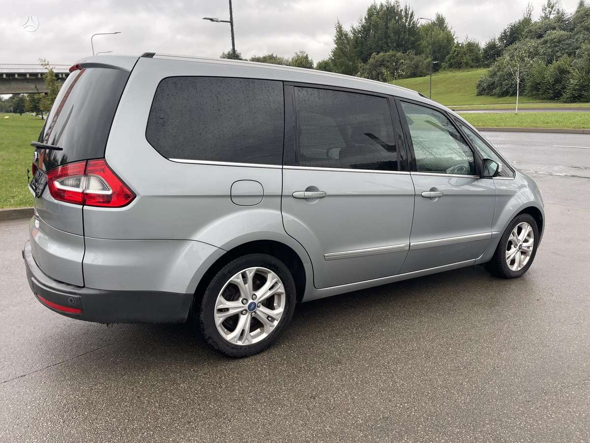 Ford Galaxy 2011 — photo 15