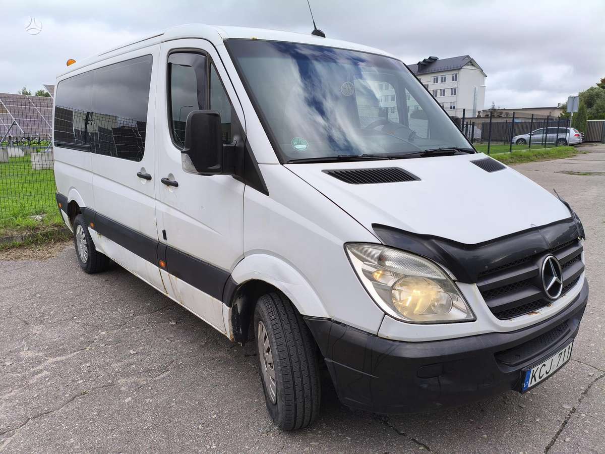 Mercedes-Benz Sprinter 2007 — rear view