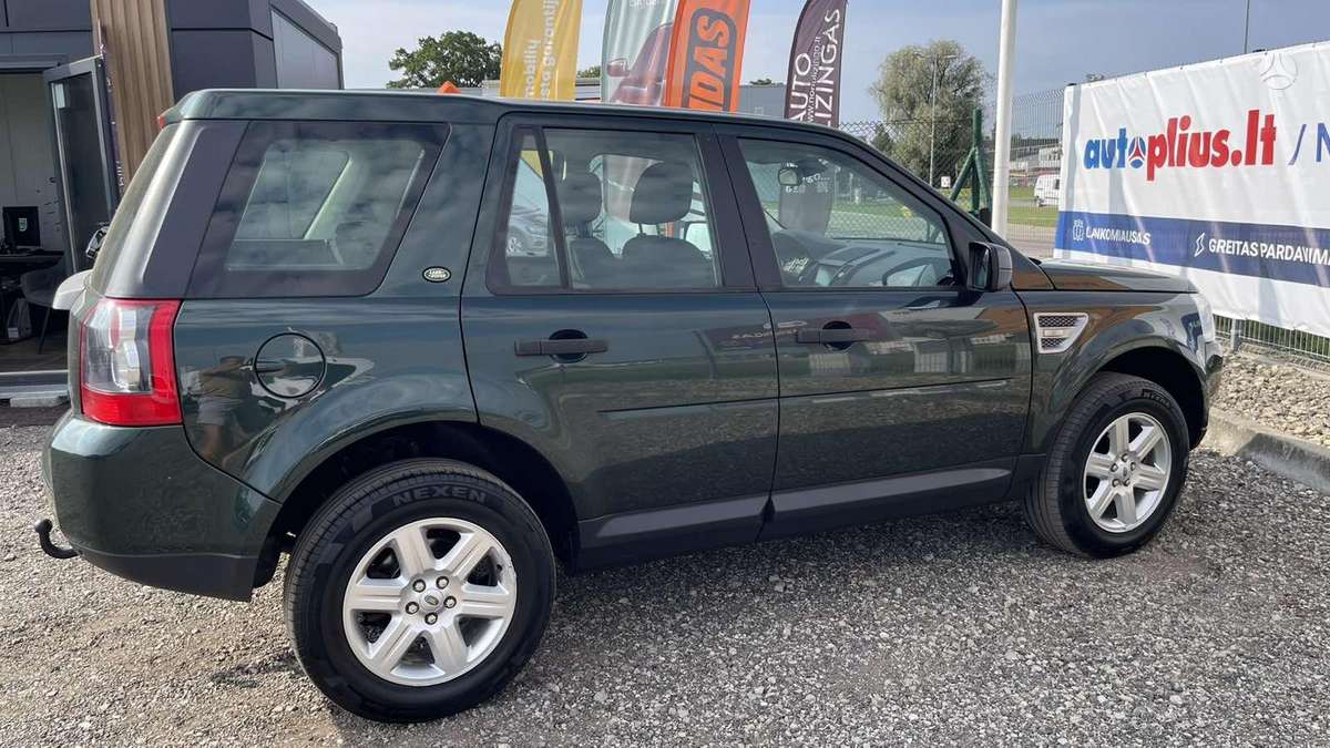 Land Rover 2010 — photo 12