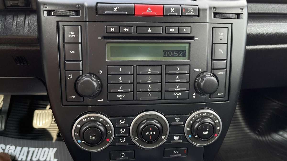 Land Rover 2010 — photo 24