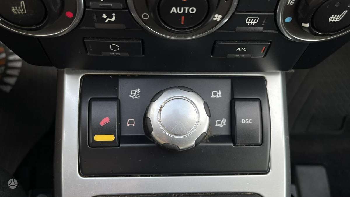 Land Rover 2010 — photo 25
