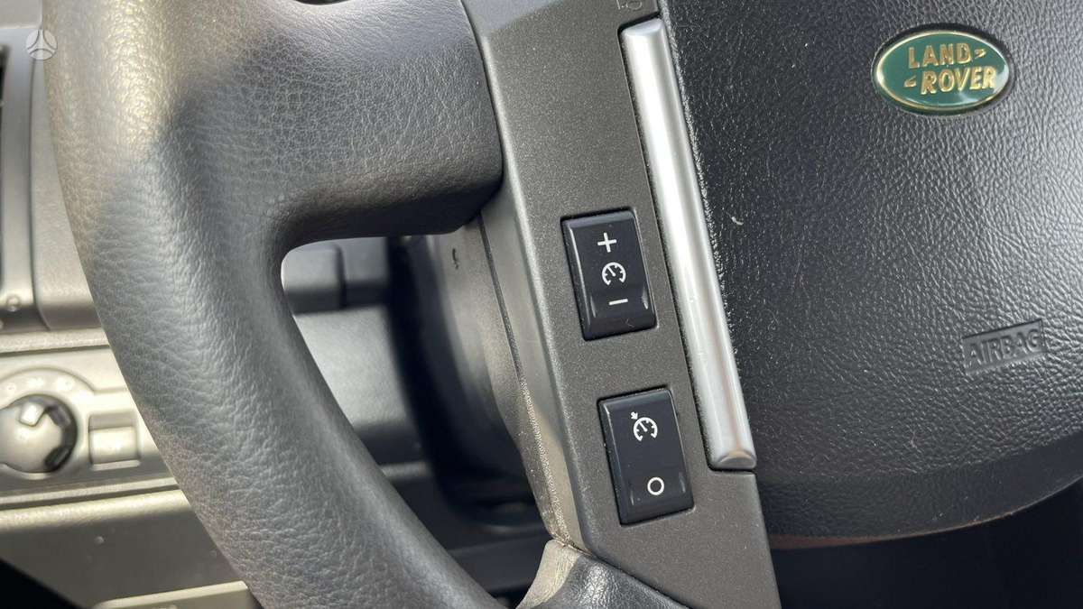 Land Rover 2010 — photo 27