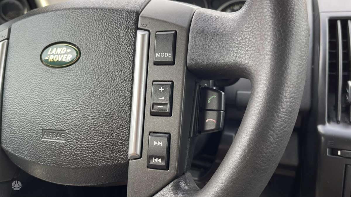 Land Rover 2010 — photo 29