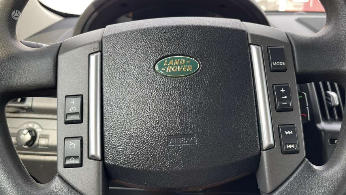 Land Rover 2010 — photo 32