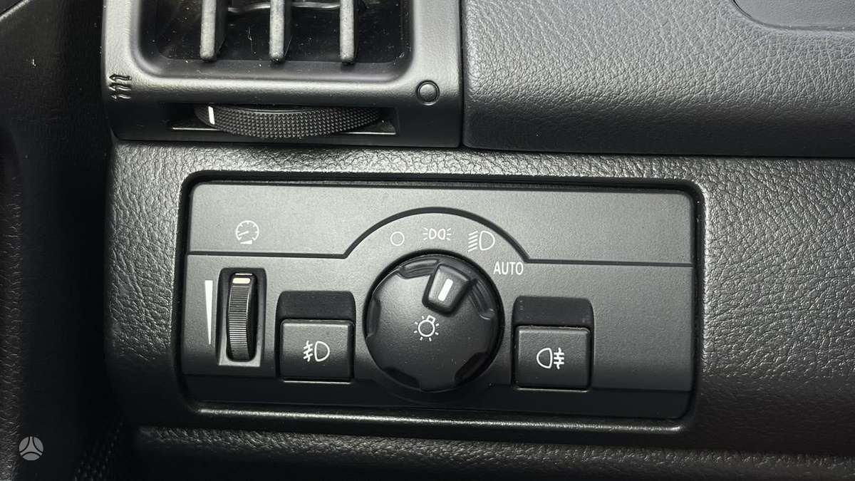 Land Rover 2010 — photo 33