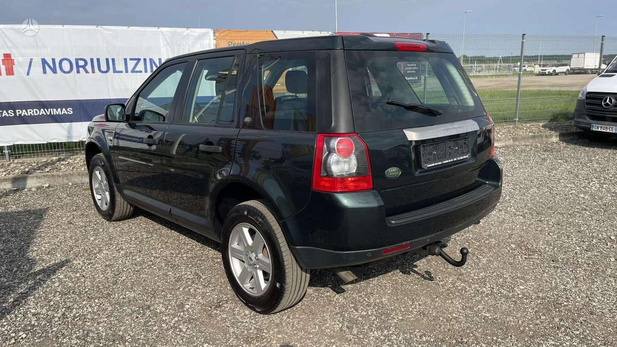 Land Rover 2010 — photo 8