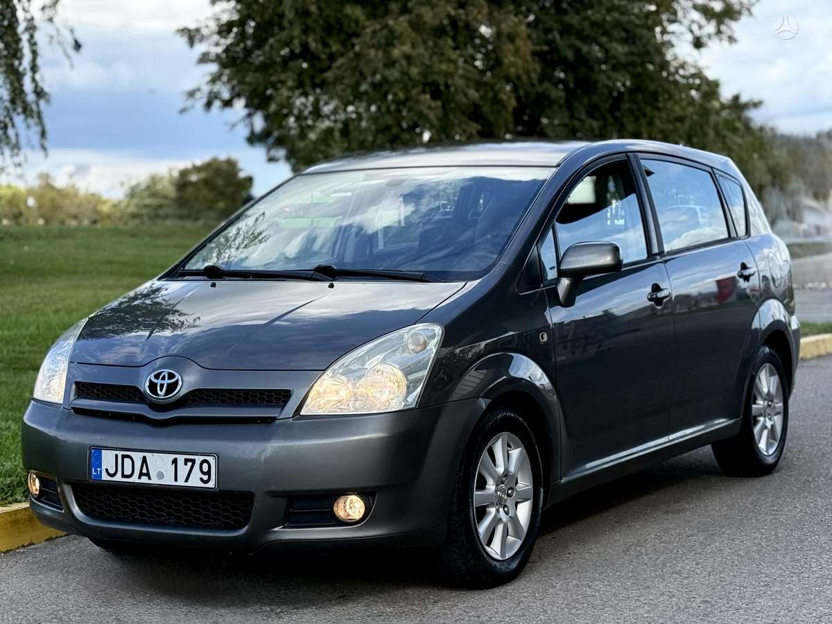 Toyota Corolla 2006 — rear view