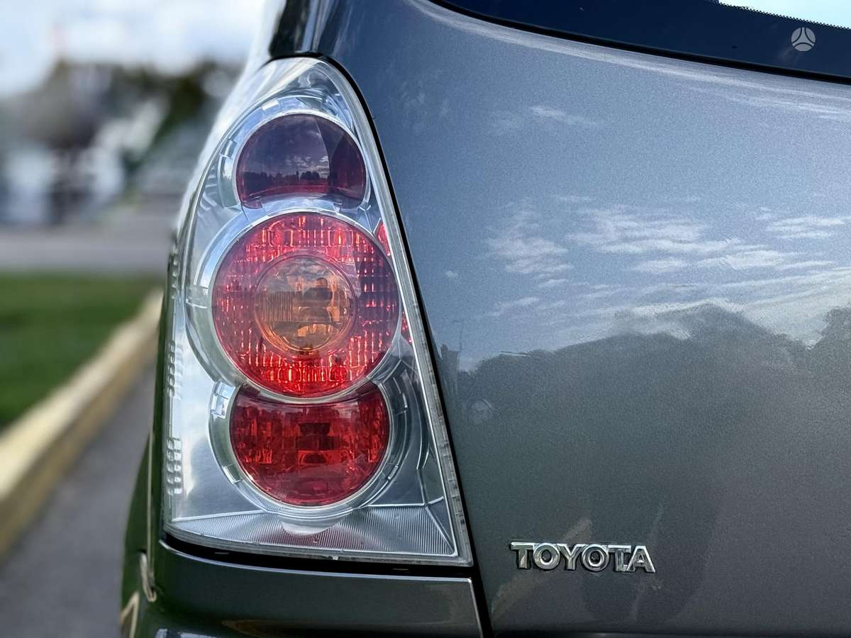 Toyota Corolla 2006 — photo 8