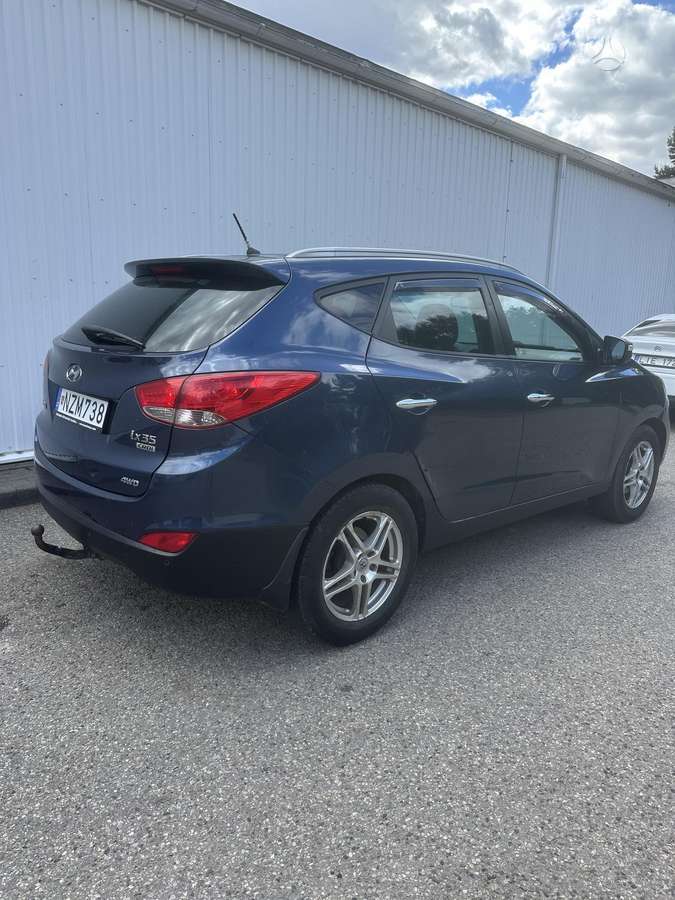 Hyundai ix35 2010 — engine 1995 cm³, 136 HP (100kW)