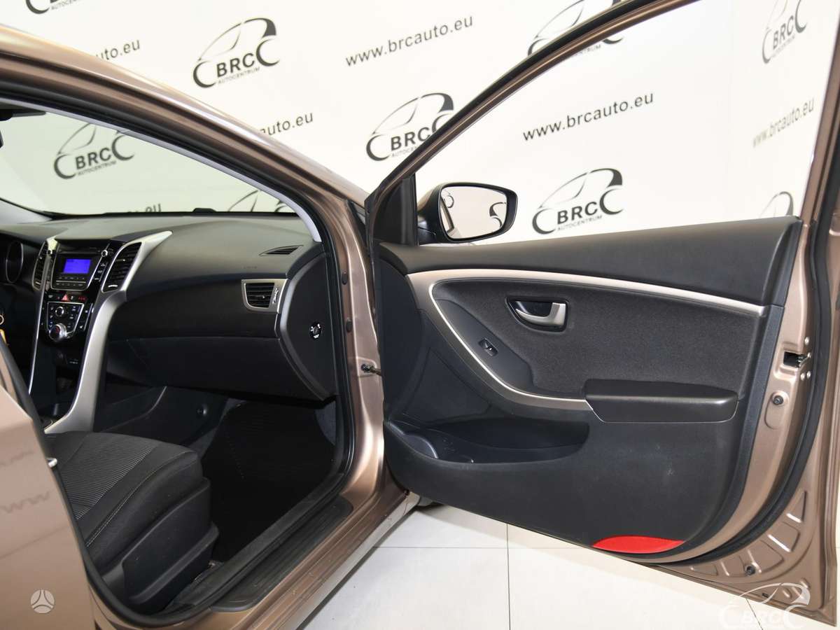 Hyundai i30 2012 — photo 10