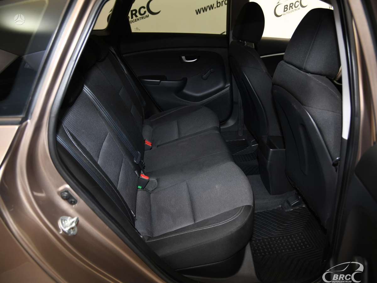 Hyundai i30 2012 — photo 12