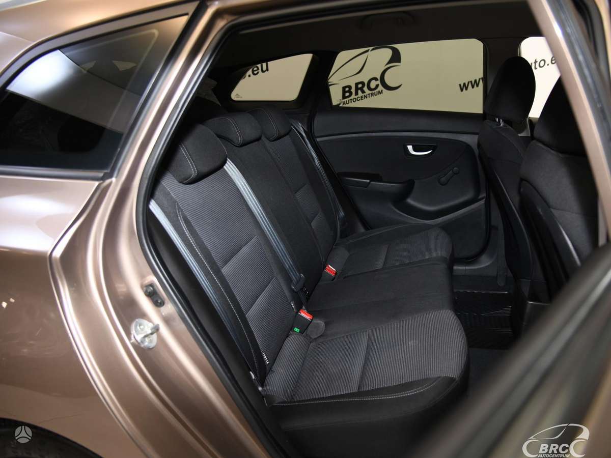 Hyundai i30 2012 — photo 13