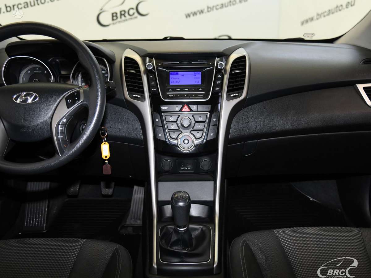 Hyundai i30 2012 — photo 16