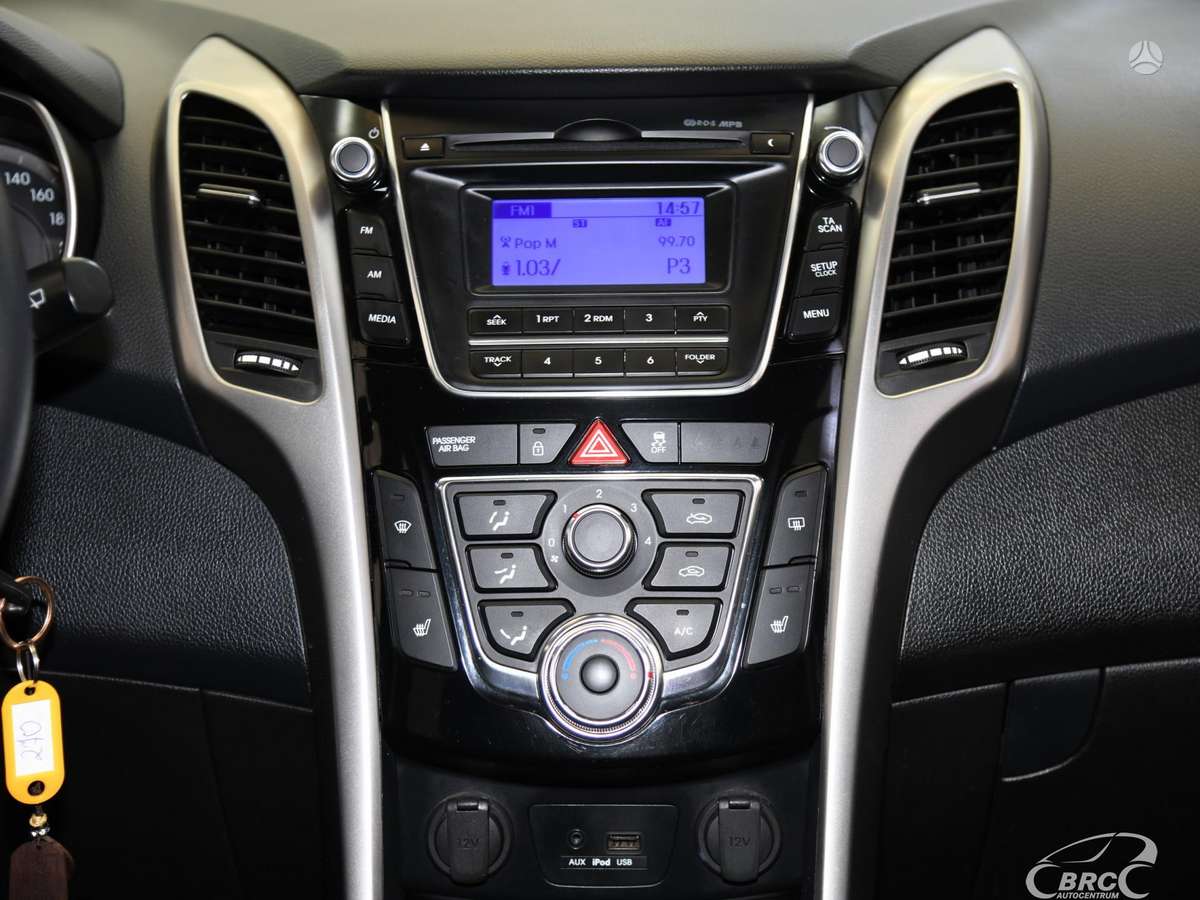 Hyundai i30 2012 — photo 18