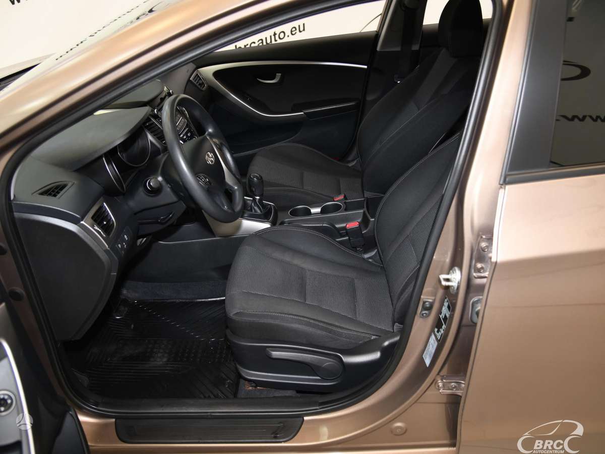 Hyundai i30 2012 — photo 22