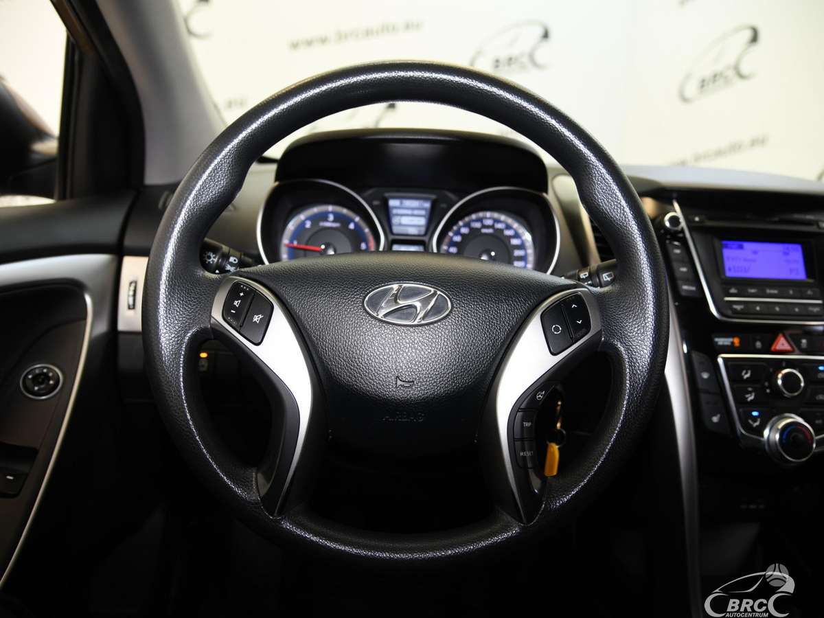 Hyundai i30 2012 — photo 28