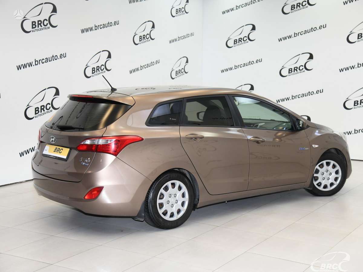 Hyundai i30 2012 — engine 1396 cm³, 90 HP (66kW)