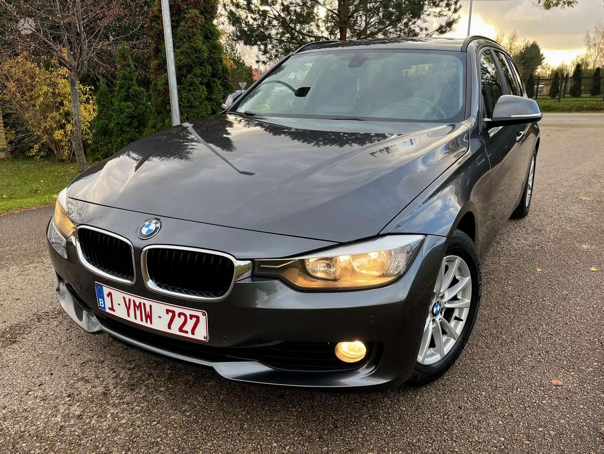 BMW 318 2014 — вигляд ззаду