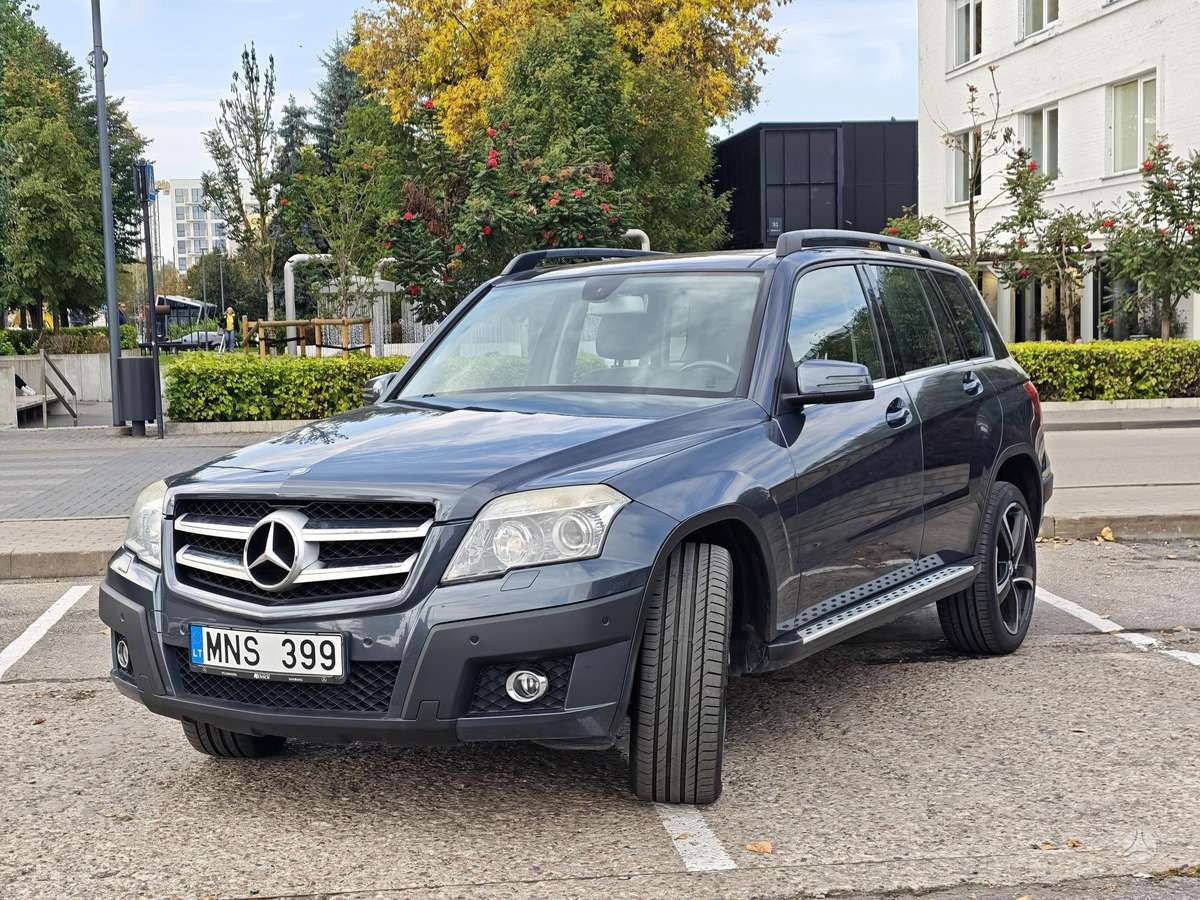 Mercedes-Benz GLK320 2008 — вигляд ззаду