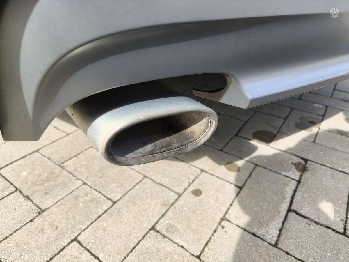 BMW 320 2011 — photo 10