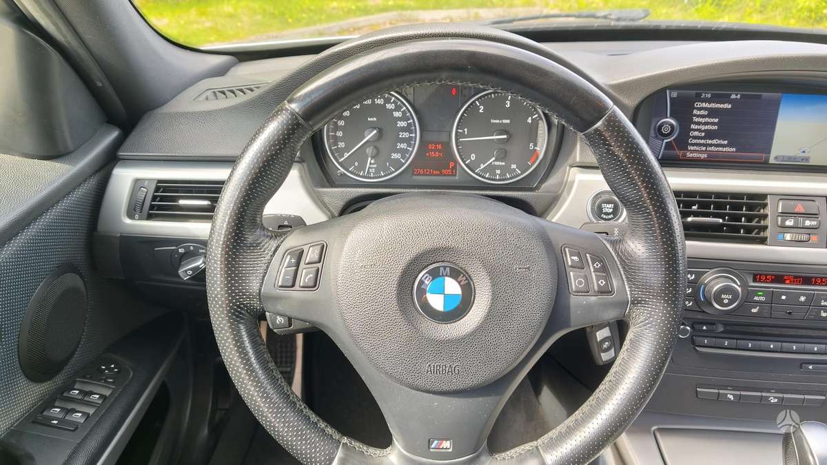 BMW 320 2011 — photo 15