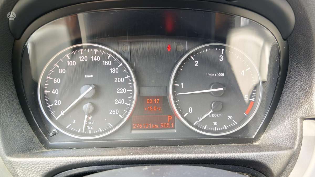 BMW 320 2011 — photo 18
