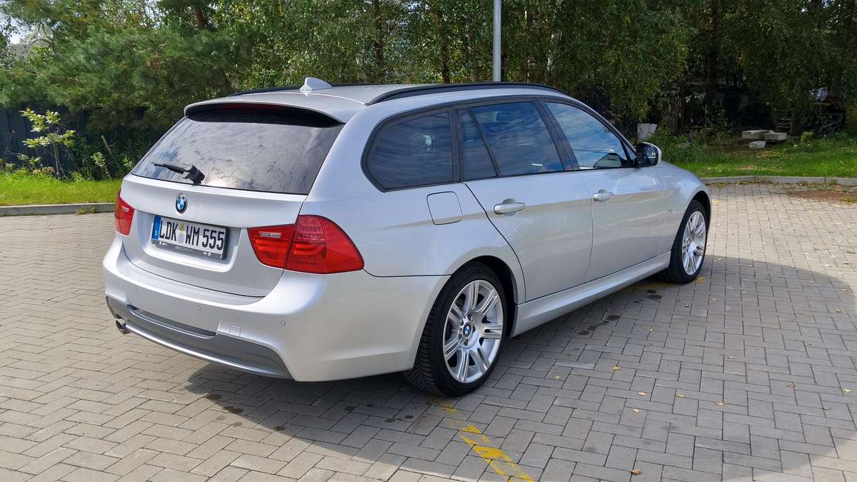 BMW 320 2011 — photo 5