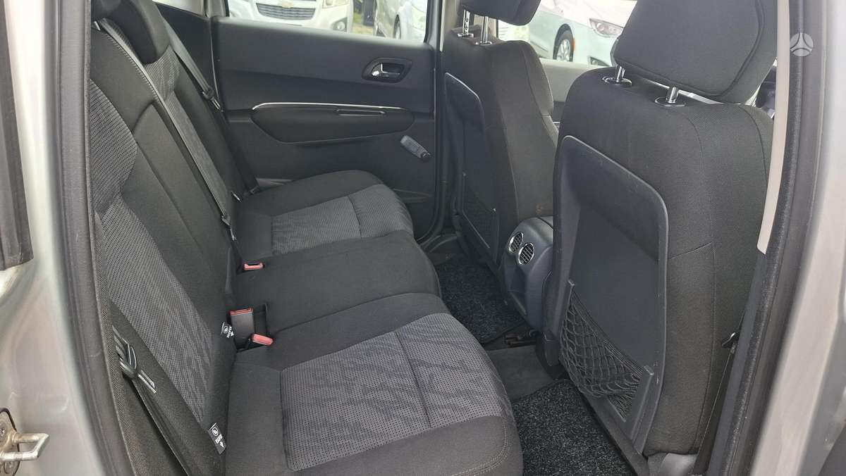 Peugeot 3008 2011 — photo 18