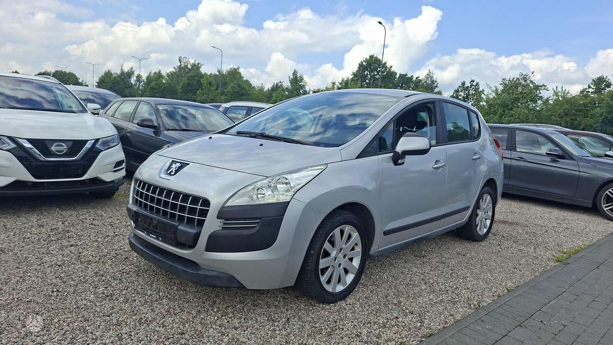 Peugeot 3008 2011 — engine 1600 cm³, 114 HP (84kW)
