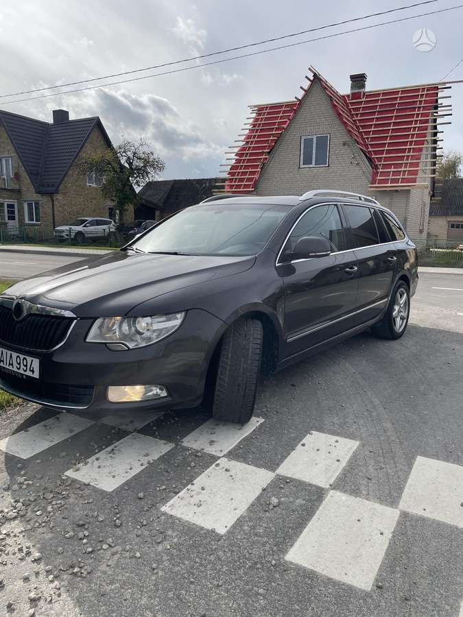 Skoda Superb 2010 — engine 1968 cm³, 140 HP (103kW)