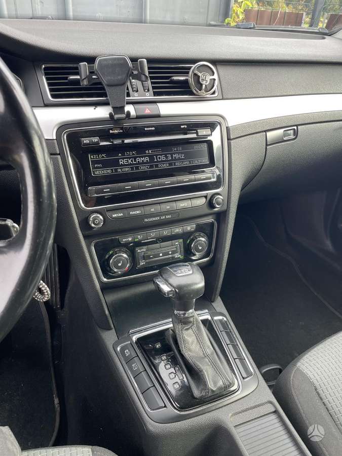 Skoda Superb 2010 — photo 6