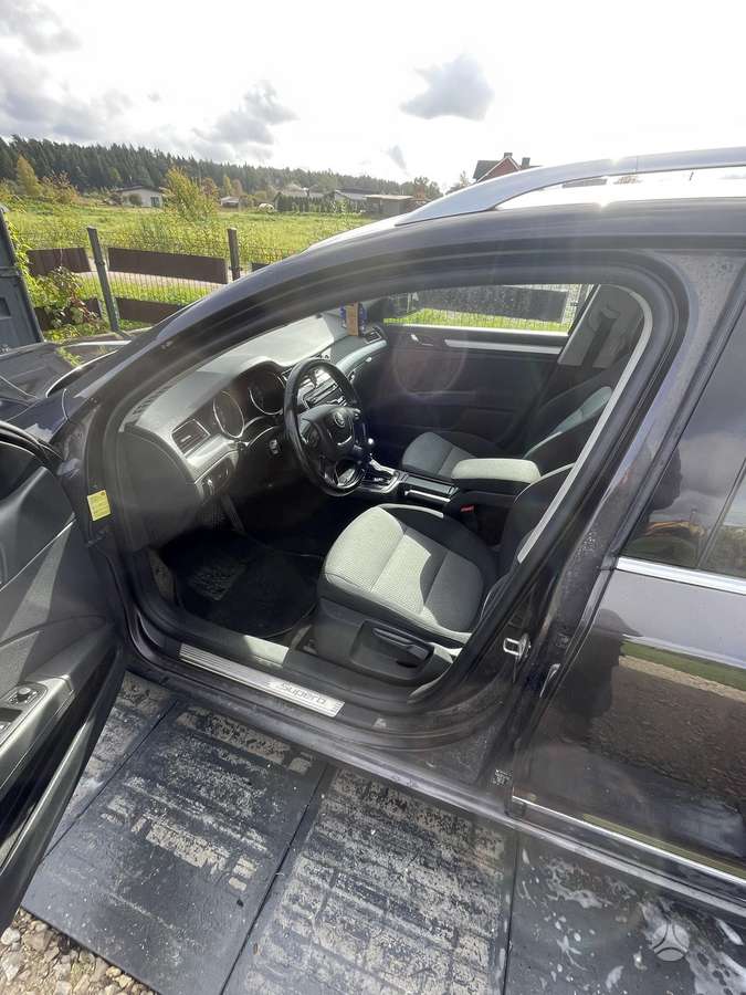 Skoda Superb 2010 — photo 8