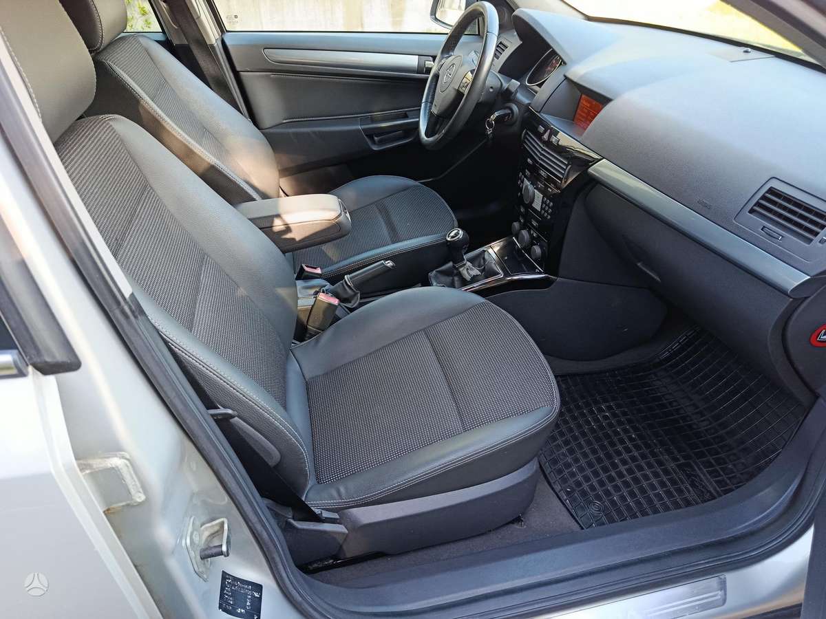 Opel Astra 2008 — photo 13