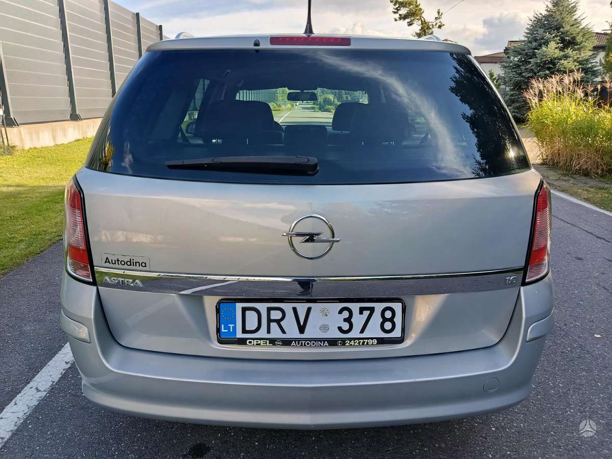 Opel Astra 2008 — photo 8
