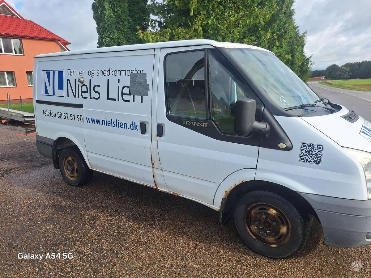 Ford Transit 2012 — rear view