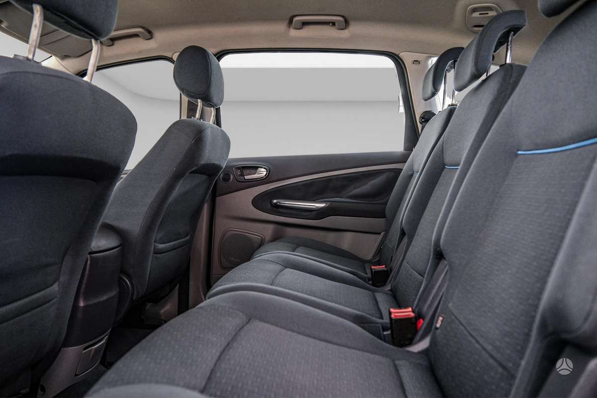 Ford S-MAX 2010 — фото 10