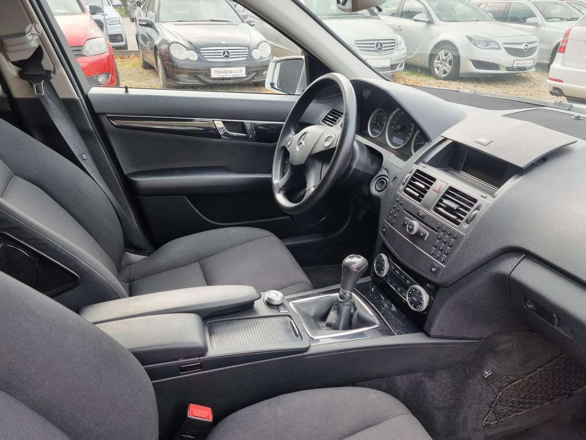 Mercedes-Benz C200 2010 — photo 5