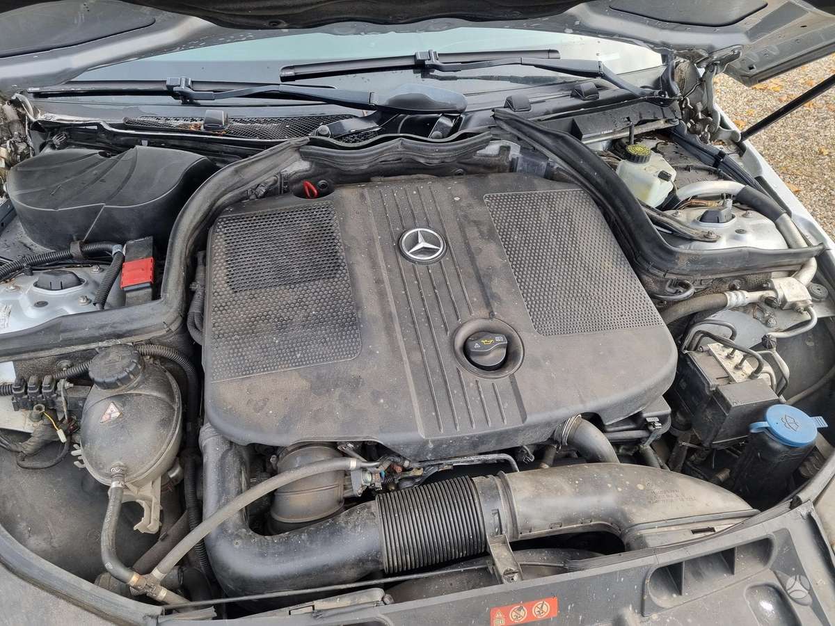 Mercedes-Benz C200 2010 — photo 6
