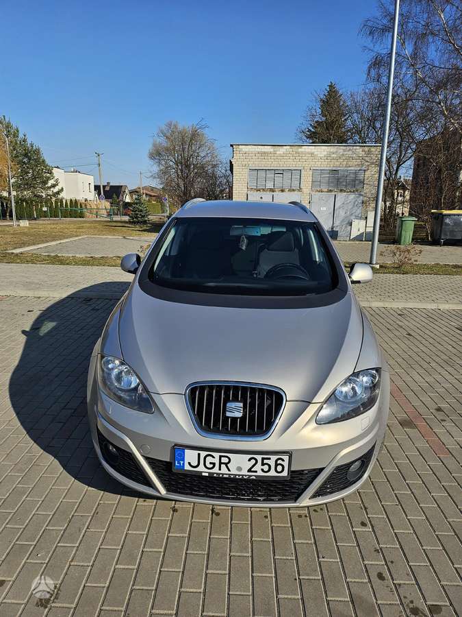Seat Altea 2012 — rear view