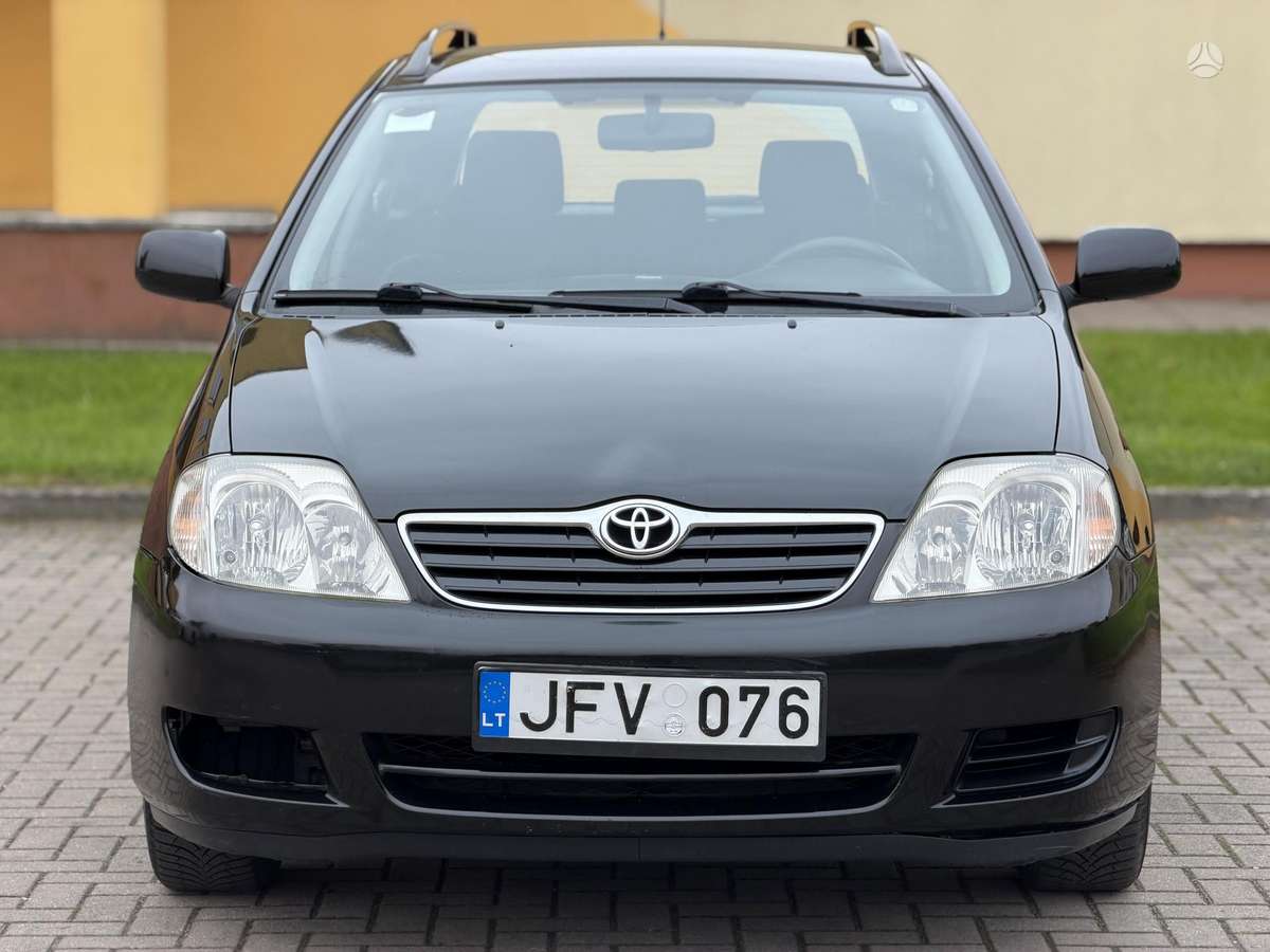 Toyota Corolla 2005 — rear view